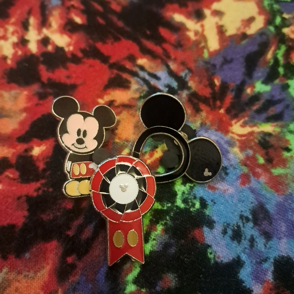Bundle Of 3 Mickey Mouse Disney Trading Pins - Picture 2 of 3